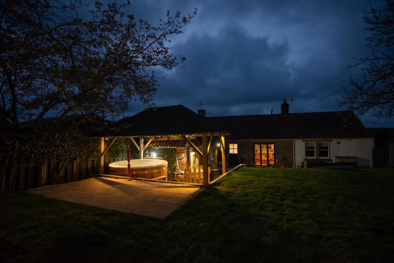 East Cottage * Wood Burning Hot Tub * Garden 圣安德鲁斯 外观 照片